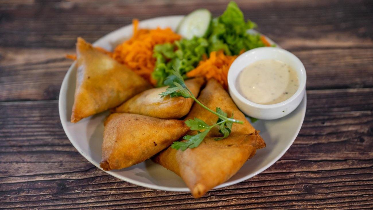 Restaurant La Calebasse - the true flavors of the tropics in the heart of Quebec, in an exotic atmosphere that transports you to the heart of Africa.