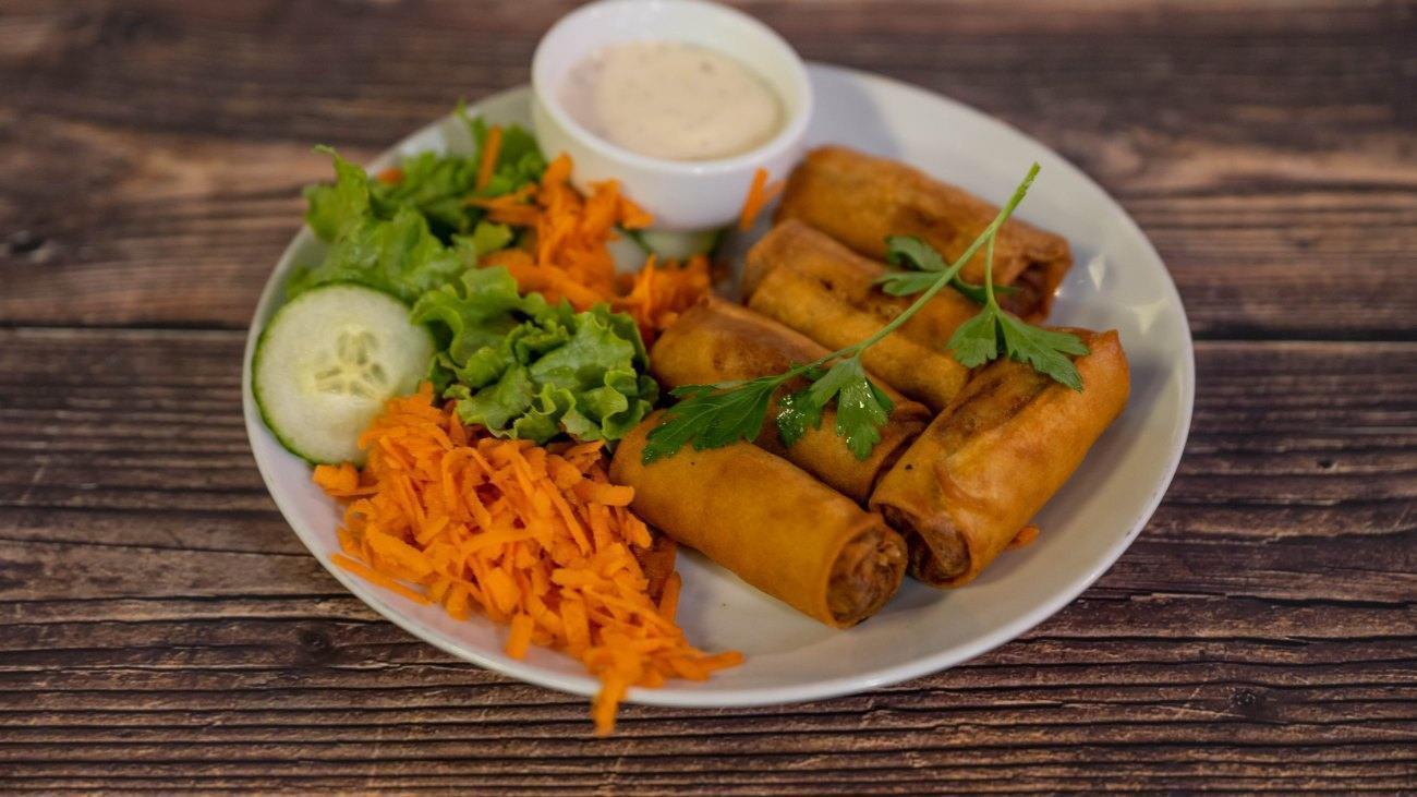 Restaurant La Calebasse - the true flavors of the tropics in the heart of Quebec, in an exotic atmosphere that transports you to the heart of Africa.