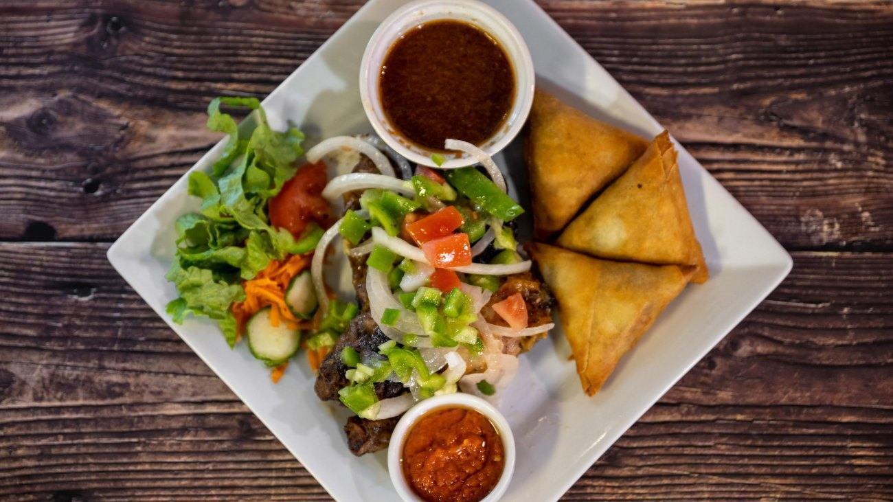 Restaurant La Calebasse - the true flavors of the tropics in the heart of Quebec, in an exotic atmosphere that transports you to the heart of Africa.