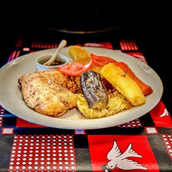 Restaurant La Calebasse - les vraies saveurs des tropiques au coeur de Québec, dans une ambiance exotique qui vous transporte en pleine Afrique.