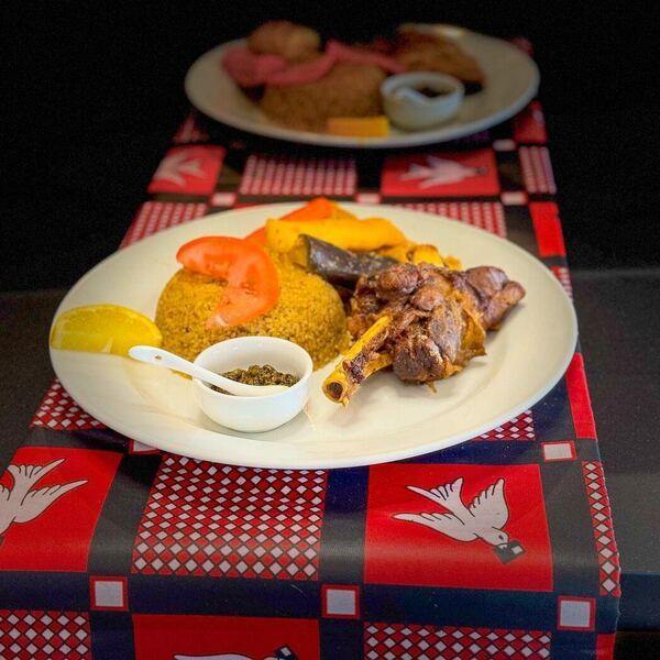 Restaurant La Calebasse - les vraies saveurs des tropiques au coeur de Québec, dans une ambiance exotique qui vous transporte en pleine Afrique.