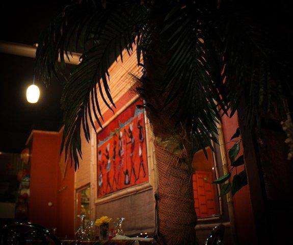 Restaurant La Calebasse - the true flavors of the tropics in the heart of Quebec, in an exotic atmosphere that transports you to the heart of Africa.
