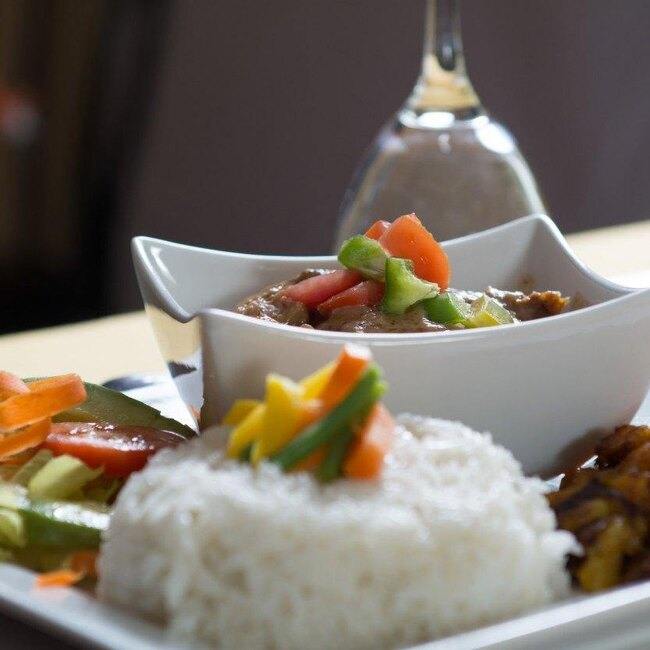 Restaurant La Calebasse - les vraies saveurs des tropiques au coeur de Québec, dans une ambiance exotique qui vous transporte en pleine Afrique.