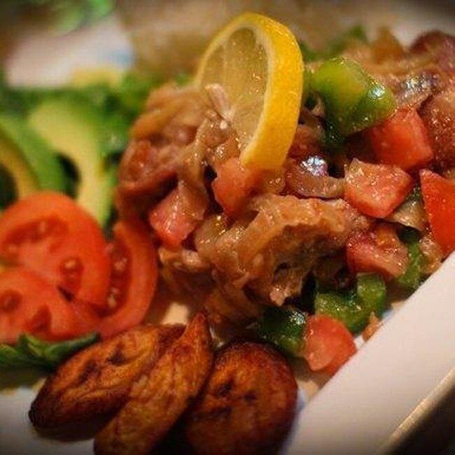Restaurant La Calebasse - les vraies saveurs des tropiques au coeur de Québec, dans une ambiance exotique qui vous transporte en pleine Afrique.