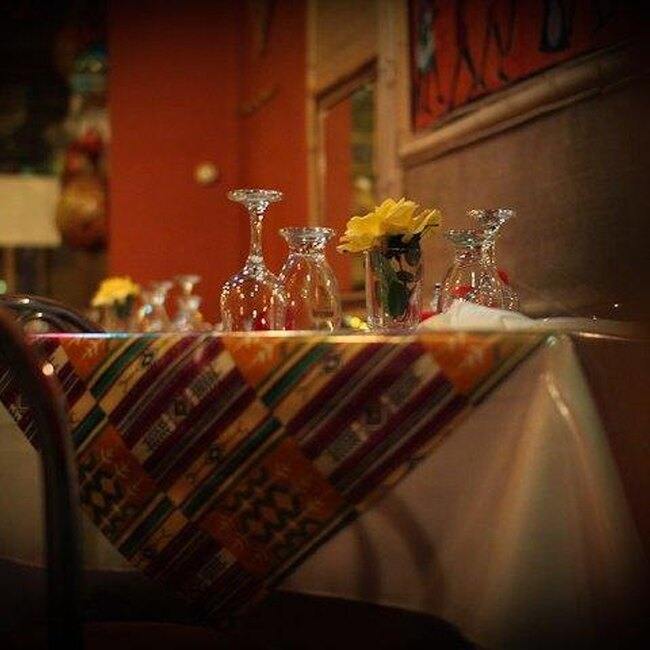 Restaurant La Calebasse - les vraies saveurs des tropiques au coeur de Québec, dans une ambiance exotique qui vous transporte en pleine Afrique.
