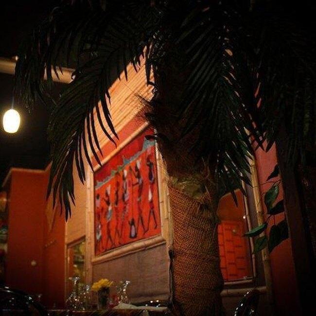 Restaurant La Calebasse - les vraies saveurs des tropiques au coeur de Québec, dans une ambiance exotique qui vous transporte en pleine Afrique.