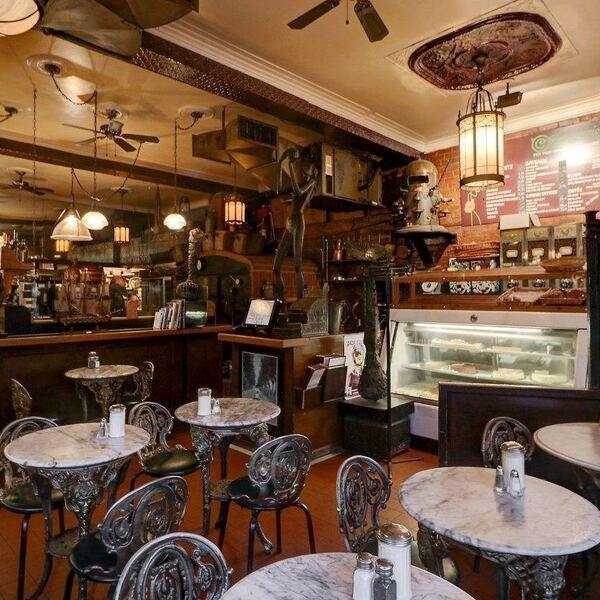 La Croissanterie Figaro - Restaurant Café à Outremont, Montréal