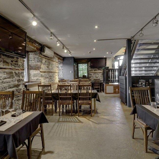 La Demande Generale Valleyfield Bistro & Buvette - Restaurant Urbaine à Salaberry-de-Valleyfield