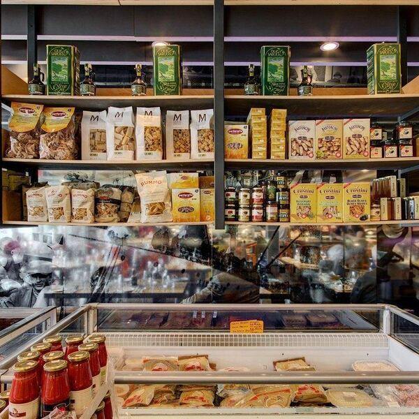 La Grotte des Fromages - Restaurant Sandwichs à Anjou-St-Léonard, Montréal