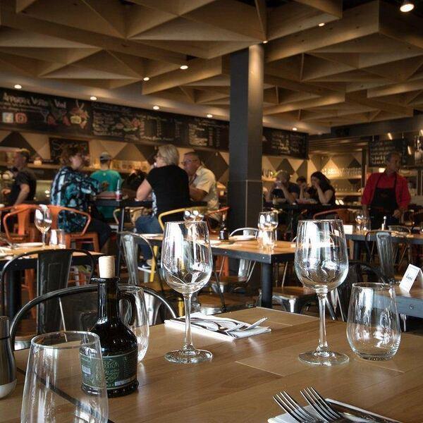 La Grotte des Fromages - Restaurant Sandwichs à Anjou-St-Léonard, Montréal
