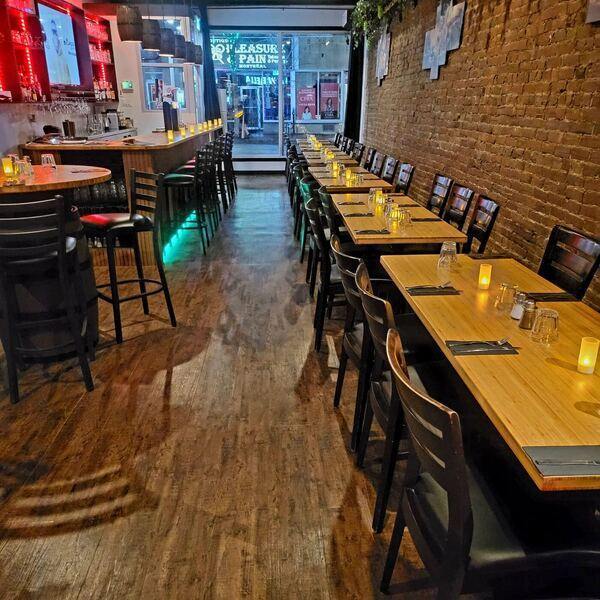 La Paella - Restaurant Espagnole à Le Village/Centre Sud, Montréal
