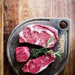 L'Aurochs Steakhouse RestoMontreal.ca