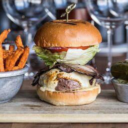 L'Aurochs Steakhouse RestoMontreal.ca