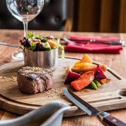 L'Aurochs Steakhouse RestoMontreal.ca