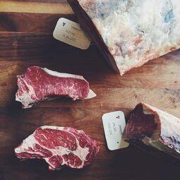 L'Aurochs Steakhouse RestoMontreal.ca