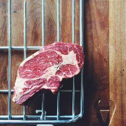 L'Aurochs Steakhouse RestoMontreal.ca