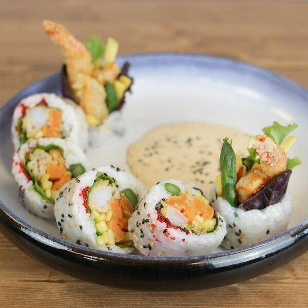 Le B-38 Sushi et Poke Restaurant