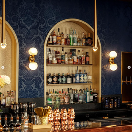 Le Bijou - Salon à cocktails  Restaurant Internationale