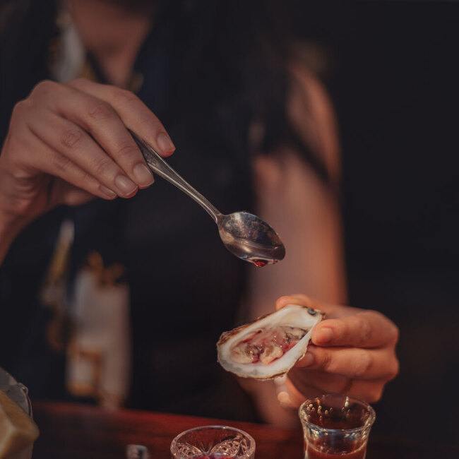 Le Bon Vieux Temps - Restaurant Bar à Quartier Latin, Montréal