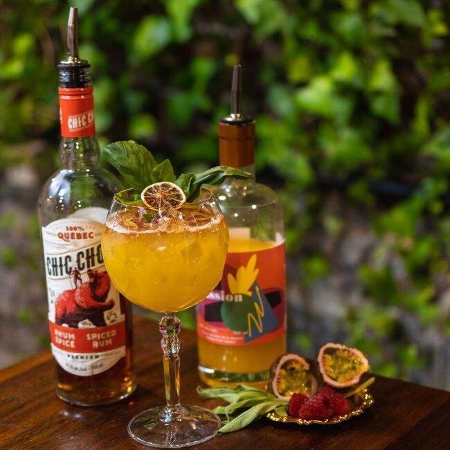 Le Bon Vieux Temps - Restaurant Bar à Quartier Latin, Montréal