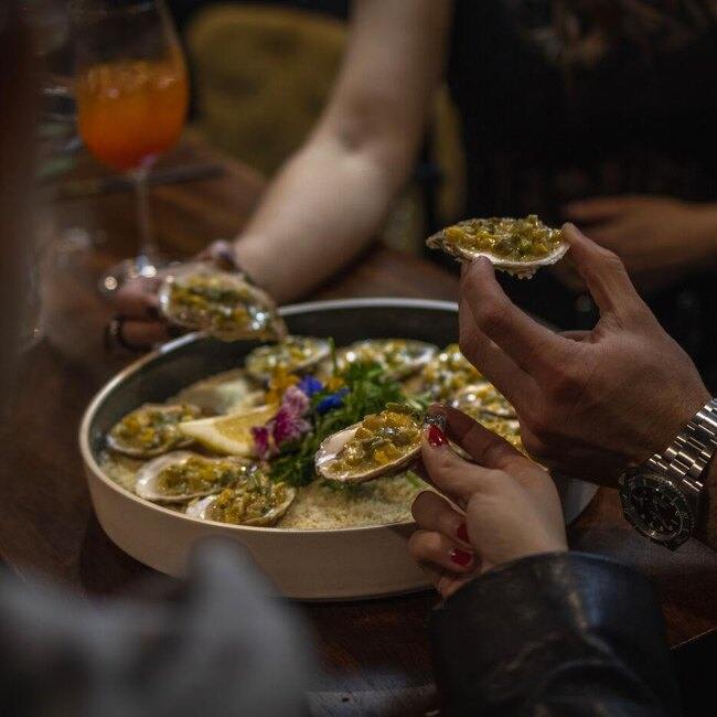 Le Bon Vieux Temps - Restaurant Bar à Quartier Latin, Montréal