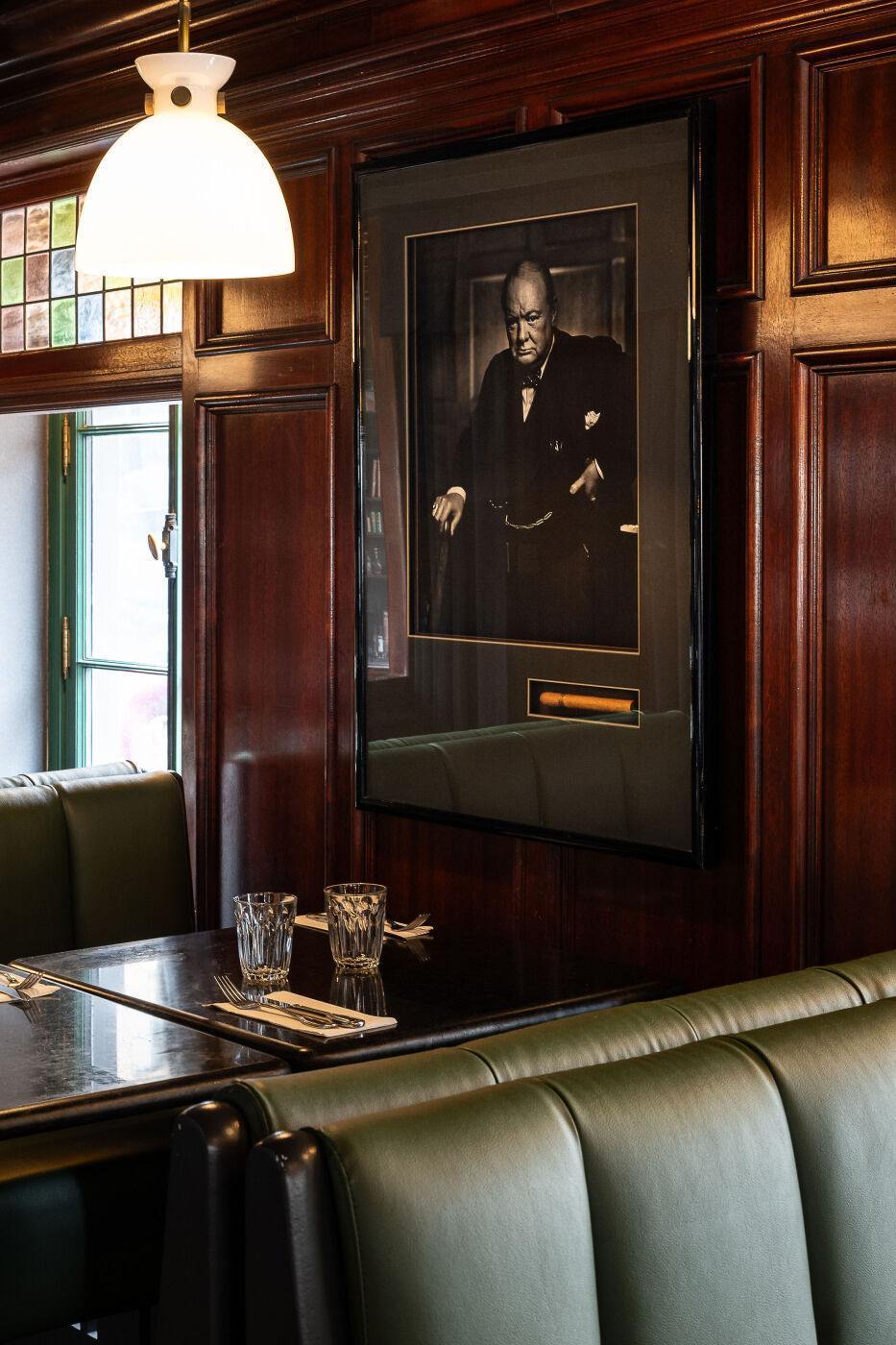 Dorsay Pub Britannique - Restaurant Britannique Moderne à Vieux-Québec, Québec