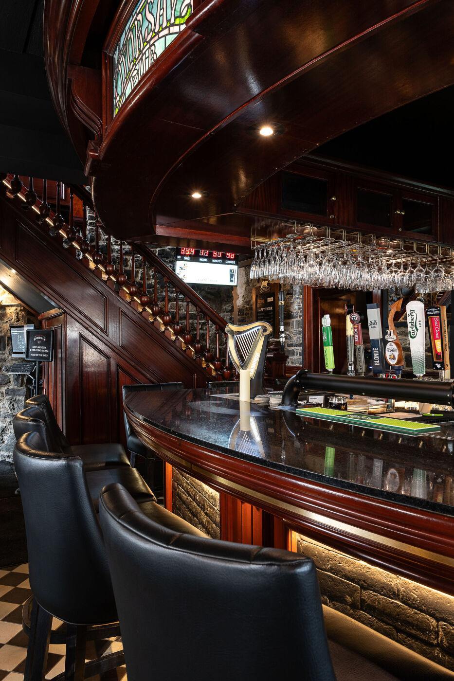 Dorsay Pub Britannique - Restaurant Britannique Moderne à Vieux-Québec, Québec