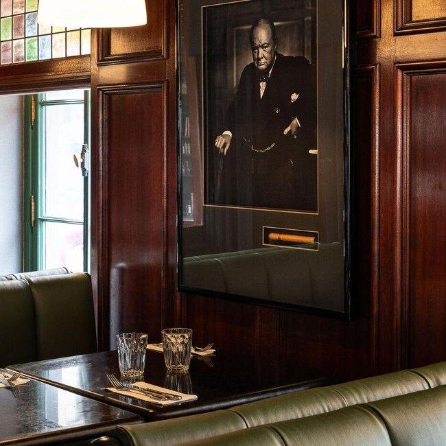 Dorsay Pub Britannique - Restaurant Britannique Moderne à Vieux-Québec, Québec