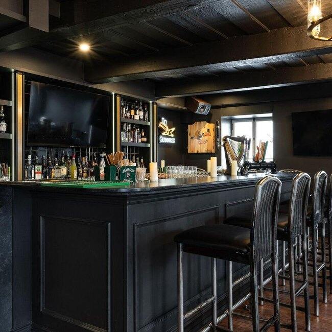Dorsay Pub Britannique - Restaurant Britannique Moderne à Vieux-Québec, Québec