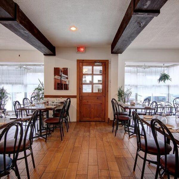 Le Jardin des Puits - Restaurant Grecque à Ahuntsic-Cartierville, Montréal