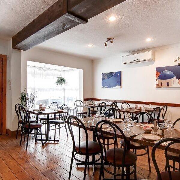 Le Jardin des Puits - Restaurant Grecque à Ahuntsic-Cartierville, Montréal