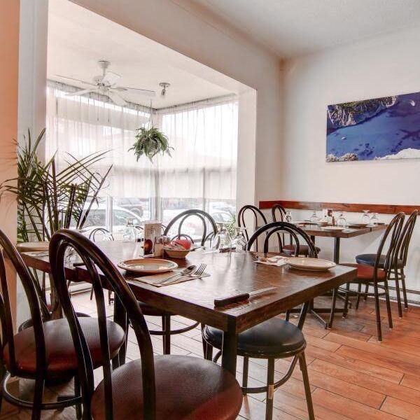 Le Jardin des Puits - Restaurant Grecque à Ahuntsic-Cartierville, Montréal