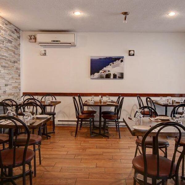 Le Jardin des Puits - Restaurant Grecque à Ahuntsic-Cartierville, Montréal