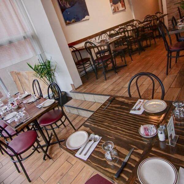 Le Jardin des Puits - Restaurant Grecque à Ahuntsic-Cartierville, Montréal