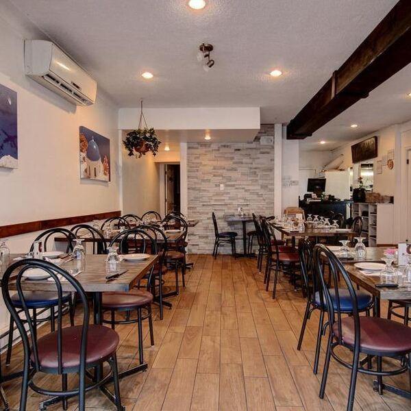 Le Jardin des Puits - Restaurant Grecque à Ahuntsic-Cartierville, Montréal