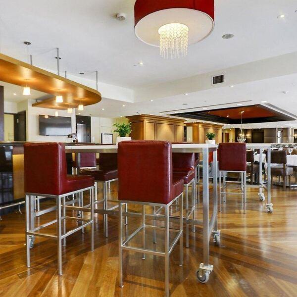 Le Mezz Bistro Bar - Restaurant Burgers à Centre-ville, Montréal