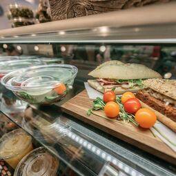 Le Monastère des Augustines : comptoir commande et Le Vivoir Restaurant Le Monastère des Augustines : comptoir commande et Le Vivoir RestoQuebec.ca