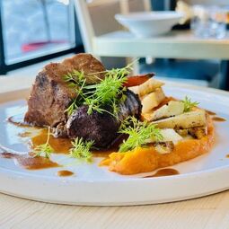 Le Quarante 7 | Restaurant - Traiteur RestoQuebec.ca