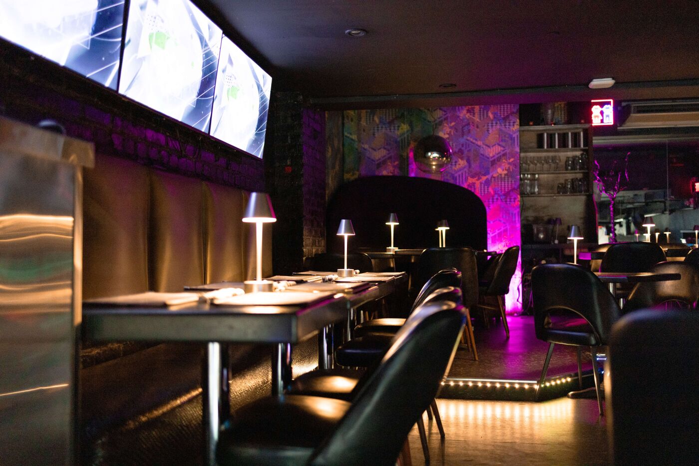 Le Saloon Bistro Bar - Restaurant Bistro à Le Village/Centre Sud, Montréal