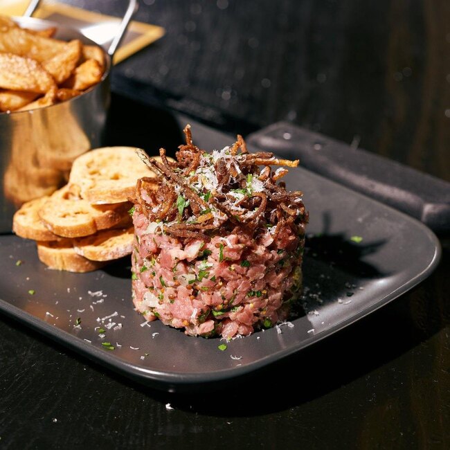 Le Saloon Bistro Bar - Restaurant Bistro à Le Village/Centre Sud, Montréal