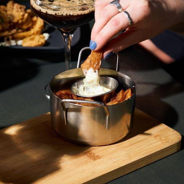 Le Saloon Bistro Bar - Restaurant Cuisine Bistro Le Village/Centre Sud, Montréal