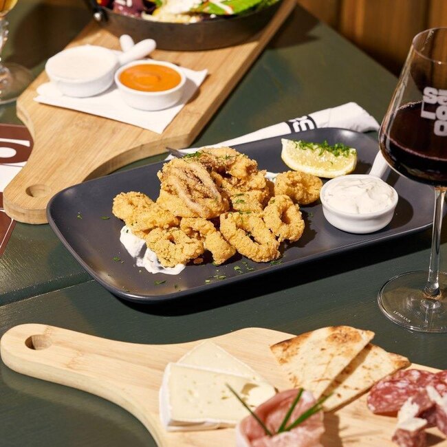 Le Saloon Bistro Bar - Restaurant Bistro à Le Village/Centre Sud, Montréal