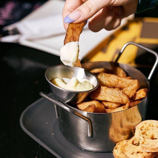 Le Saloon Bistro Bar - Restaurant Cuisine Bistro Le Village/Centre Sud, Montréal