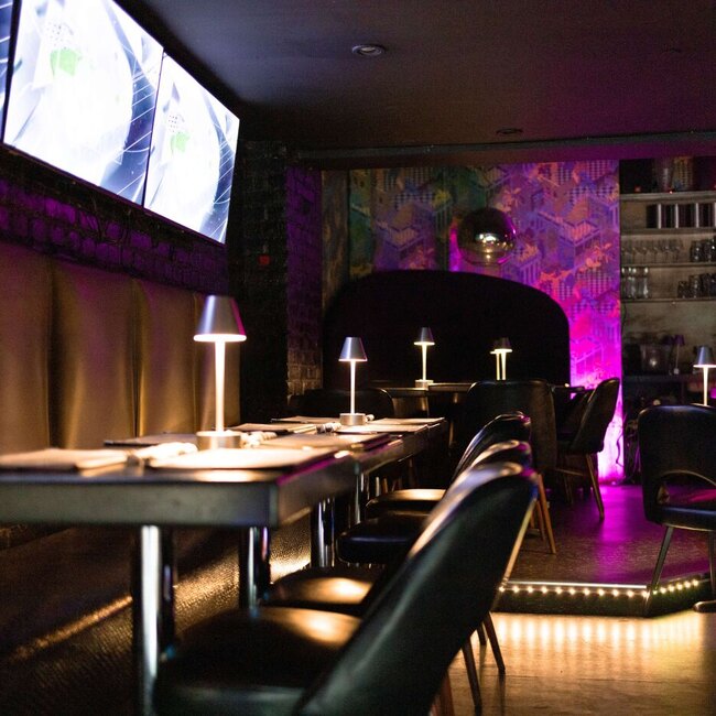 Le Saloon Bistro Bar - Restaurant Bistro à Le Village/Centre Sud, Montréal