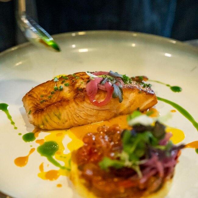 Le Semaphore - Restaurant Internationale à Dorval