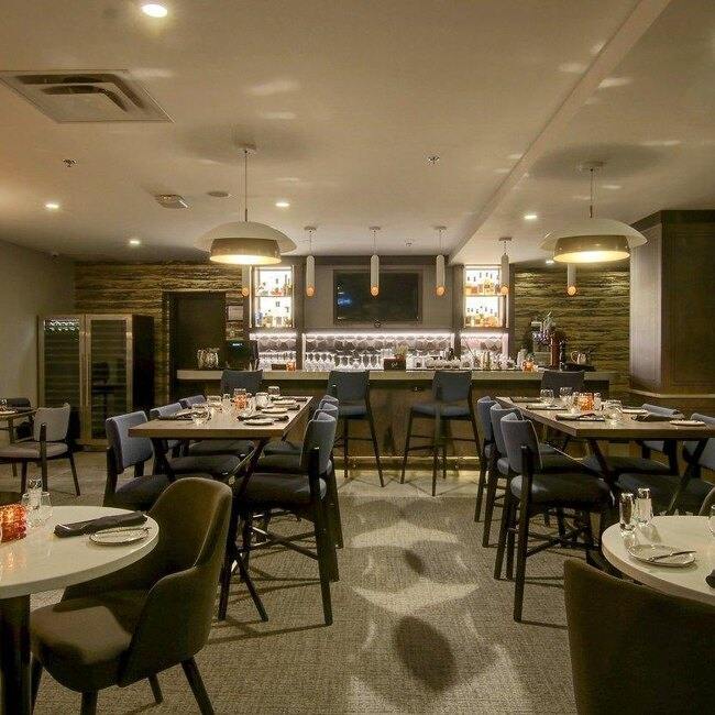 Le Semaphore - Restaurant Internationale à Dorval