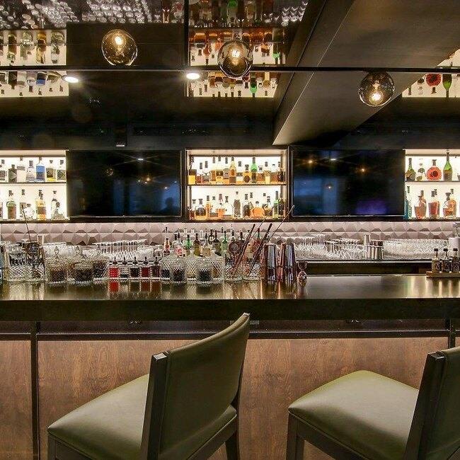 Le Semaphore - Restaurant Internationale à Dorval