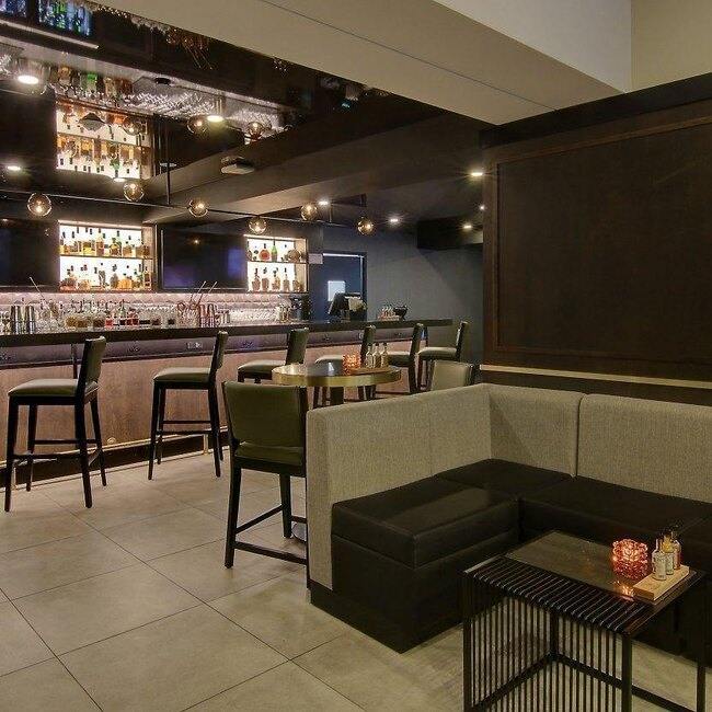 Le Semaphore - Restaurant Internationale à Dorval
