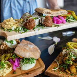Le Shawarman - Brunch, Online Ordering, Delivery Restaurants in Laval