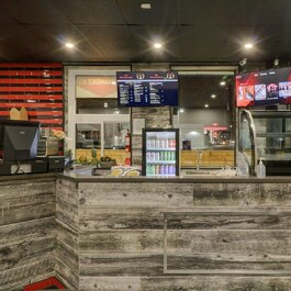 Le Shawarman Lebanese Restaurant